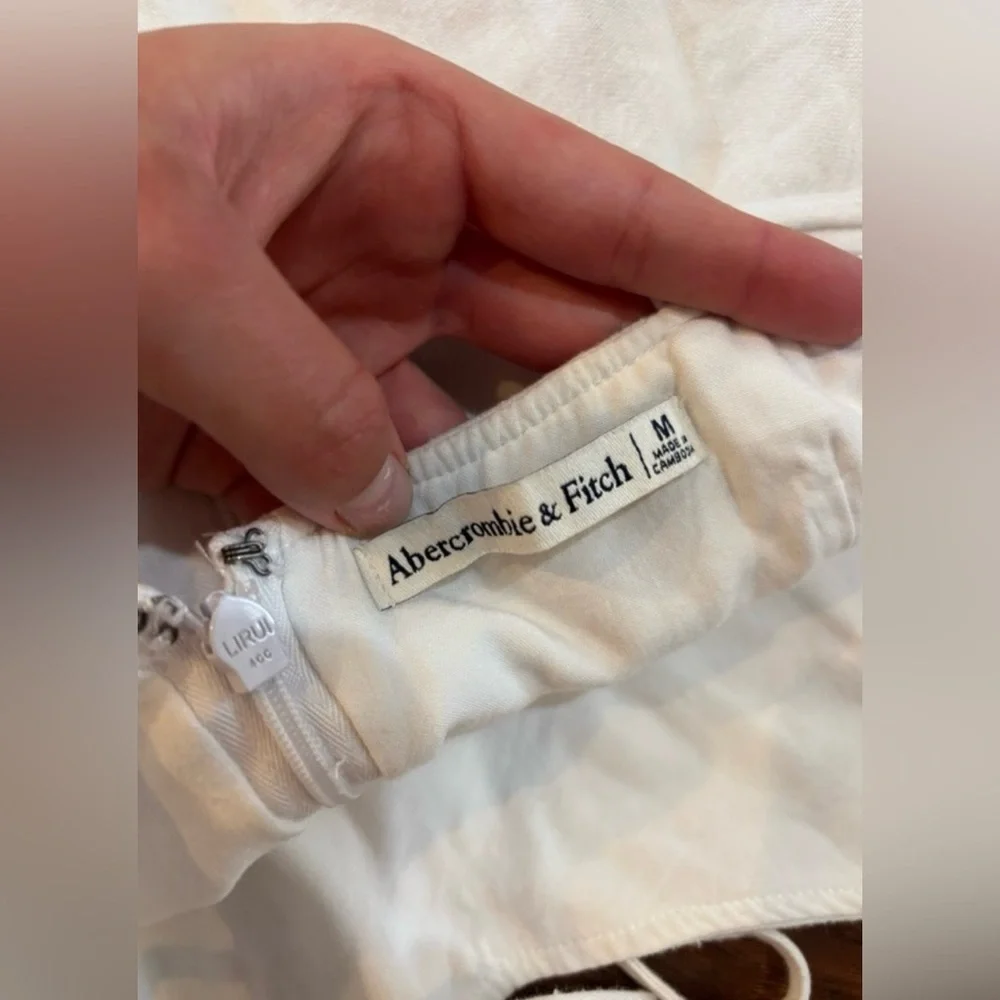 Aberrombie & Fitch White Linen Midi Tie Waist Dress
Size Medium - Picture 4 of 4